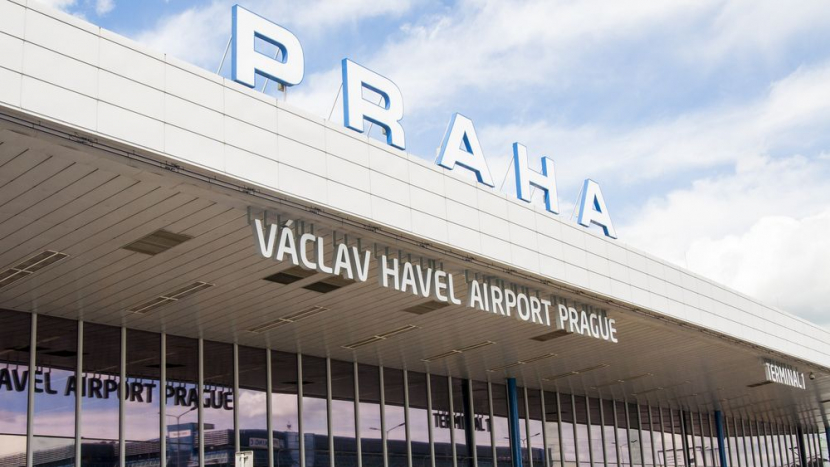 V batohu Brita na letišti v Praze se zřejmě vznítila zábavní pyrotechnika