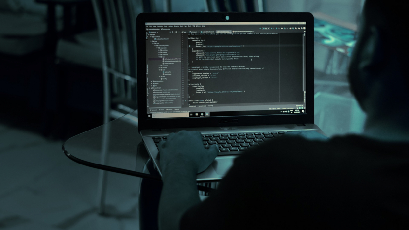Na některé české weby útočí podle NÚKIB hackeři
