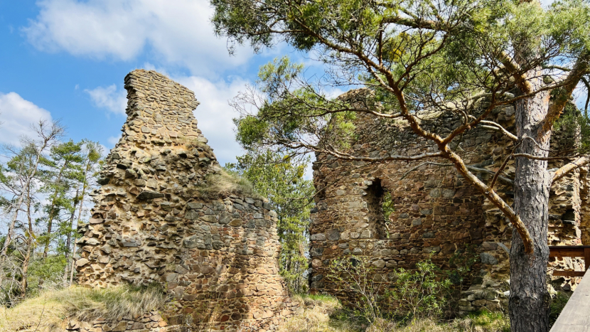 Krásná místa na Příbramsku: Duch krutého rytíře Hunce obývá okolí zříceniny dodnes