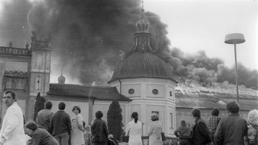 Před 44 lety zachvátily plameny Svatou Horu. Hasiči bojovali s požárem čtyři dny