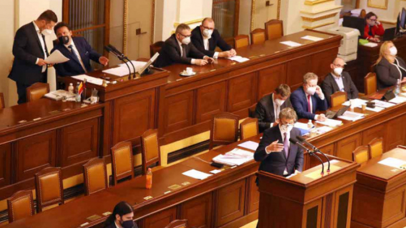 Sněmovna jednomyslně schválila zrušení stavu pandemické pohotovosti