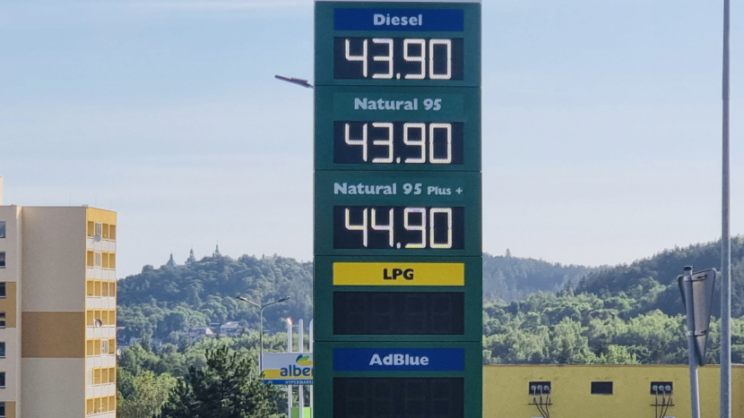 Paliva ve Středočeském kraji za týden zlevnila, benzin více než o korunu
