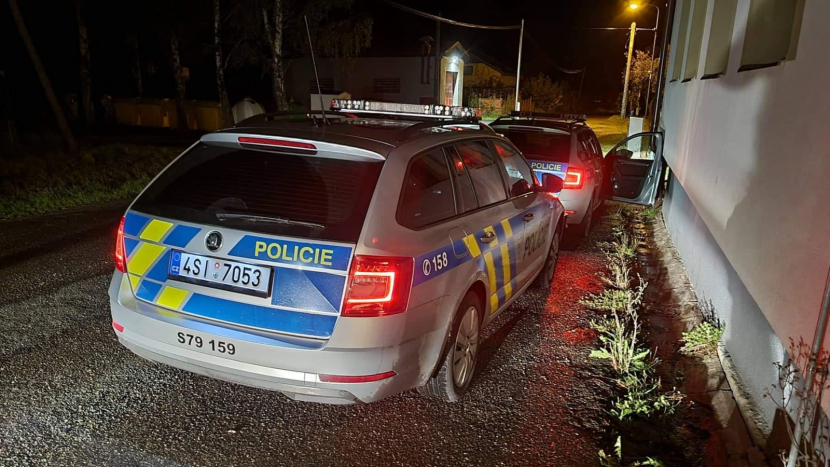 Ztracenou houbařku hledali u Rožmitálu pod Třemšínem policisté i hasiči