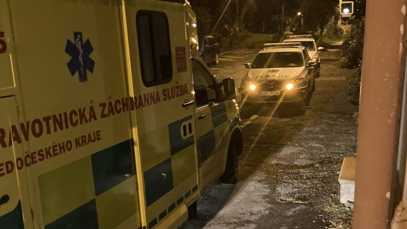Příbramští policisté zadrželi agresora, který se po partnerské roztržce uzavřel v bytě