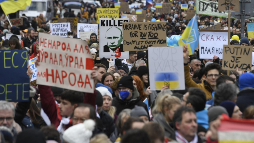 Desetitisíce lidí v Praze protestovaly proti strachu a nenávisti