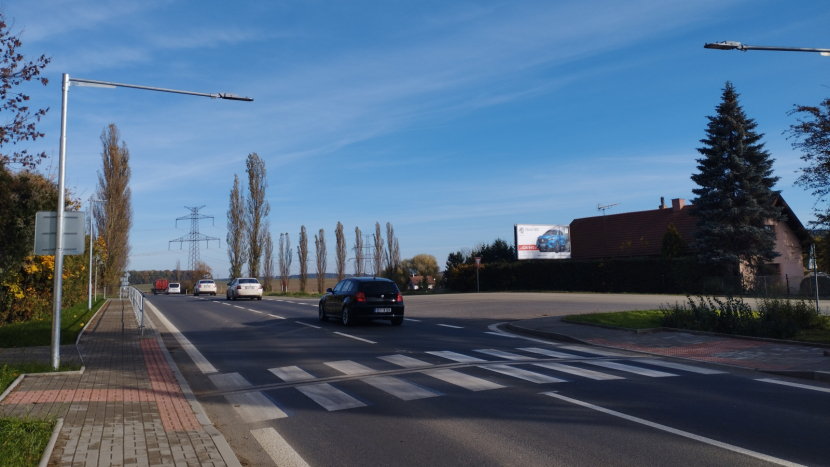 Nové chodníky podél silnice I/4 v Chraštičkách zajistí bezpečnější pohyb