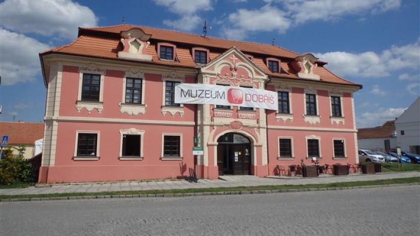 Rukavičkářství není mrtvý obor: Dobříšské muzeum připomíná slavnou éru města