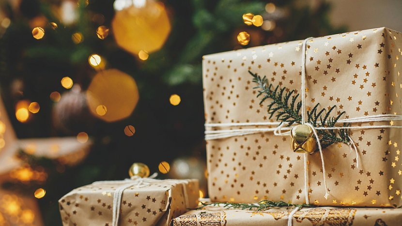 Průzkum: Kvůli nedostatku peněz nebude každý desátý Čech kupovat žádné vánoční dárky