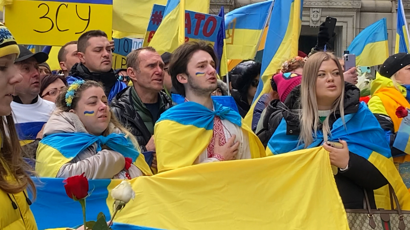 Lidé v celém Česku si dnes připomenou první výročí vpádu Ruska na Ukrajinu