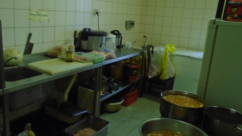 Hygieničky navštívily čínskou restauraci. V mrazáku našly zkažené ryby a prošlé polotovary