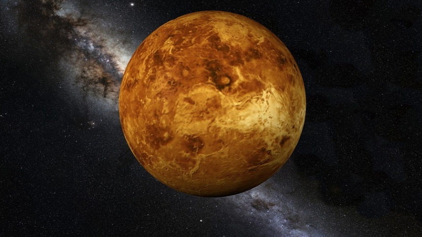 První dva březnové večery se k sobě na obloze přiblíží Venuše a Jupiter