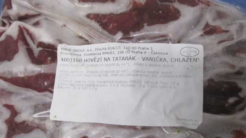 Hygienici našli v Restauraci Konírna třicet kilo dva měsíce prošlého masa na tatarák