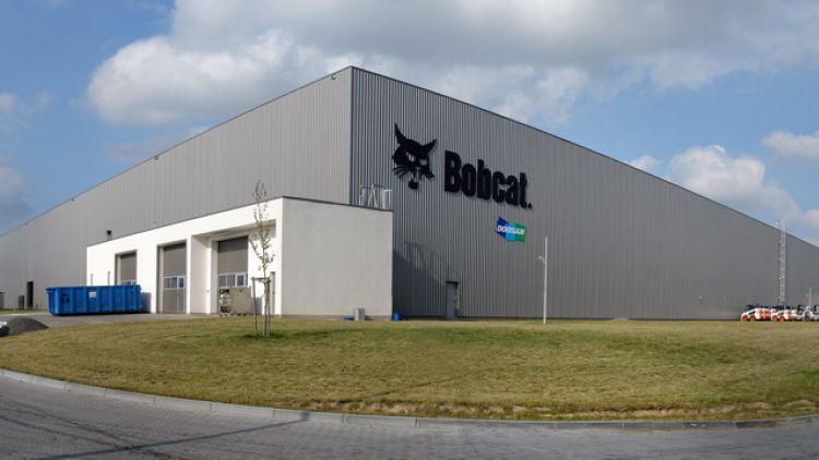 Výrobce strojů Bobcat investoval 360 mil.Kč do inovačního centra