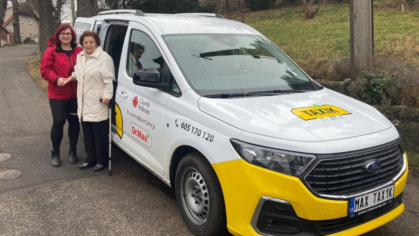 Službu Taxík Maxík v Příbrami nově využijí i vozíčkáři
