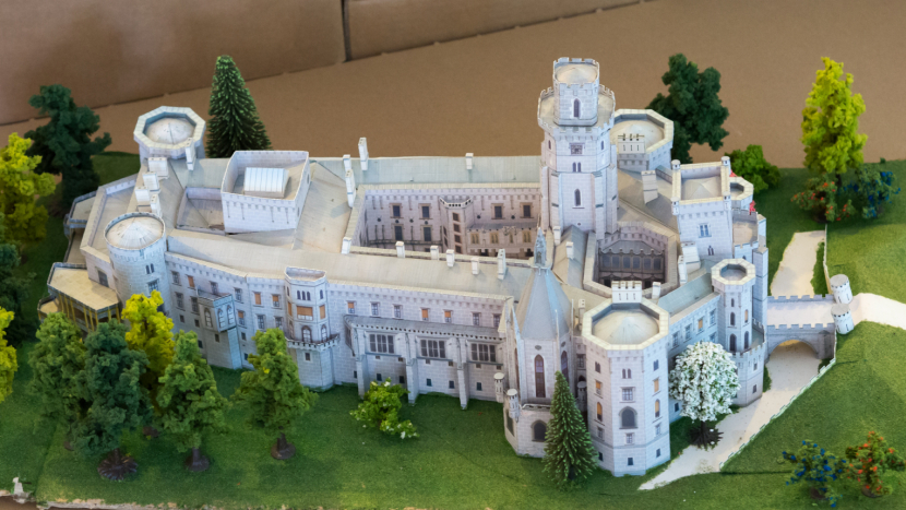 Muzeum Hořovicka vystavuje papírové modely hradů a zámků