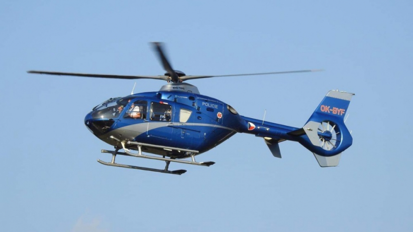 Na Příbramsko letěl vrtulník leteckých záchranářů pro muže, který spadl ze skály