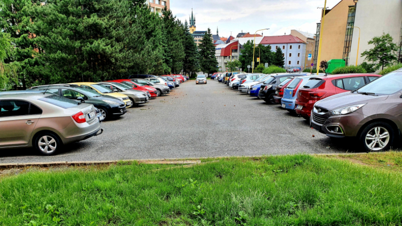 Parkovací dům, který chce soukromý investor vybudovat v Milínské ulici, by po 50 letech přešel do majetku města