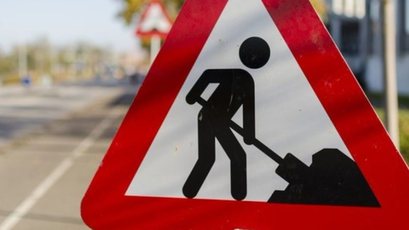 Stavbaři opraví silnice u Mníšku pod Brdy, práce vyjdou na 132 mil. Kč