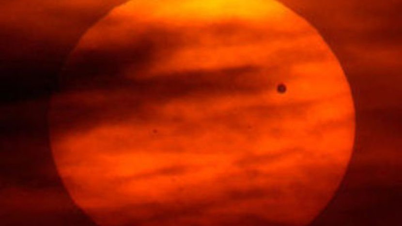 Měsíc ve čtvrtek dopoledne zakryje Venuši, úkaz jde pozorovat pouhým okem