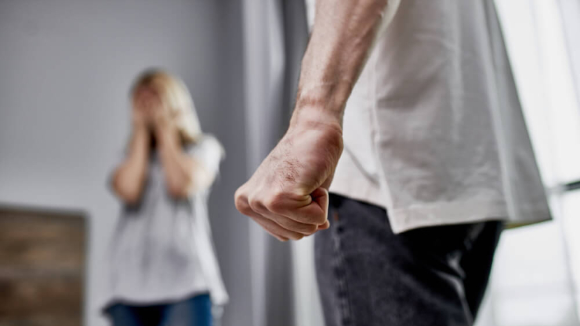 V aplikaci pro oběti domácího násilí přibyly kontakty na takzvané Pol Pointy