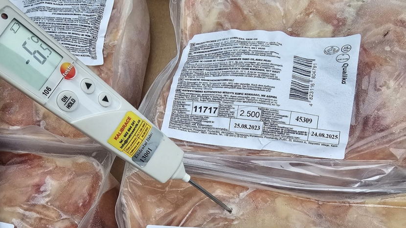 Veterinární inspektoři při kontrole u Jenče odhalili nevhodně přepravované maso