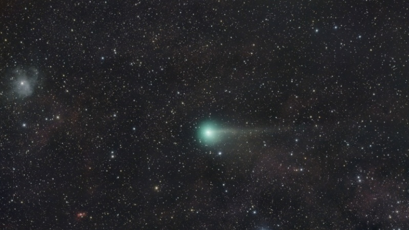 Do půlky dubna je možné pozorovat kometu, která se k Slunci vrátila po 70 letech