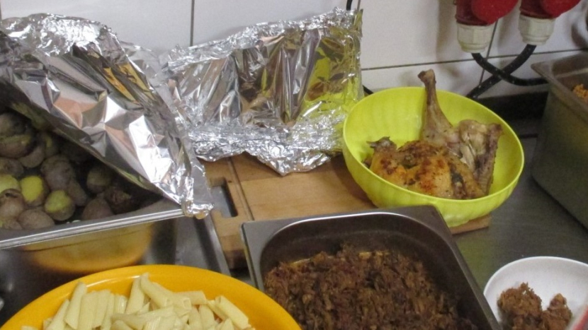 Hygienici navštívili restauraci Šalanda v Příbrami. Našli prošlé maso, sýry i tatarák