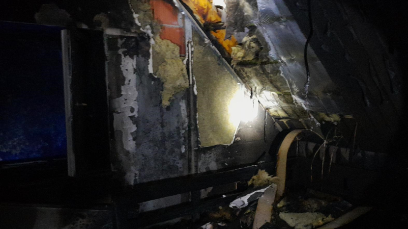 Požár rodinného domu v obci Velká Lečice likvidovalo šest hasičských jednotek