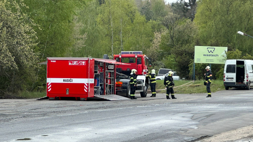 Příbramští hasiči odstraňují následky úniku plynu u Dubence
