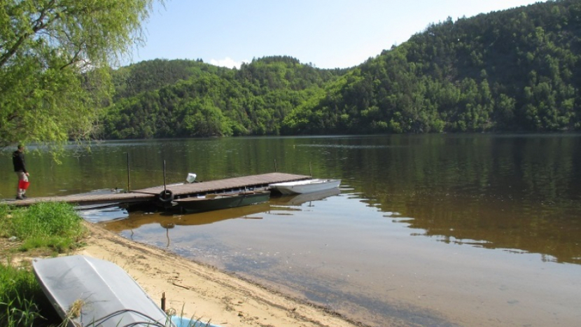 Ve středních Čechách má horší kvalitu ke koupání voda na Orlíku a Pilský rybník