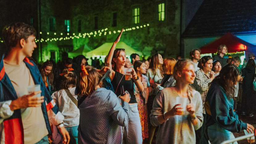 Festival Repete Fest bude mít čtvrté opáčko. Rožmitálský zámek přivítá kapely Ida The Young, Tygroo nebo badfocuss