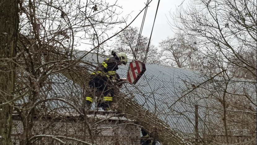 Po bouřkách hasiči v Česku zasahovali u nejméně 946 případů