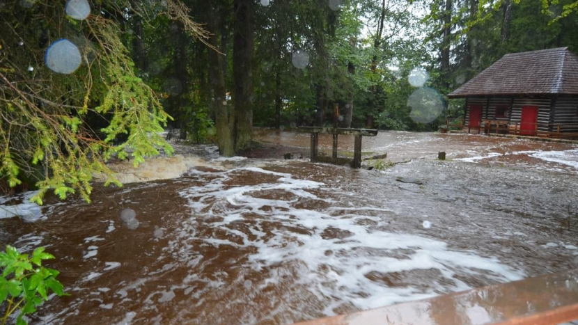 Situace na Příbramsku: Nižší intenzita srážek mírní obavy, voda začíná opadat