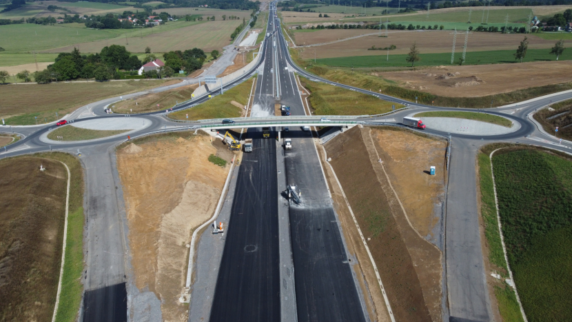 Další úseky vznikající dálnice D4 budou v rámci dočasných dopravních opatření zprovozněny pro dopravu