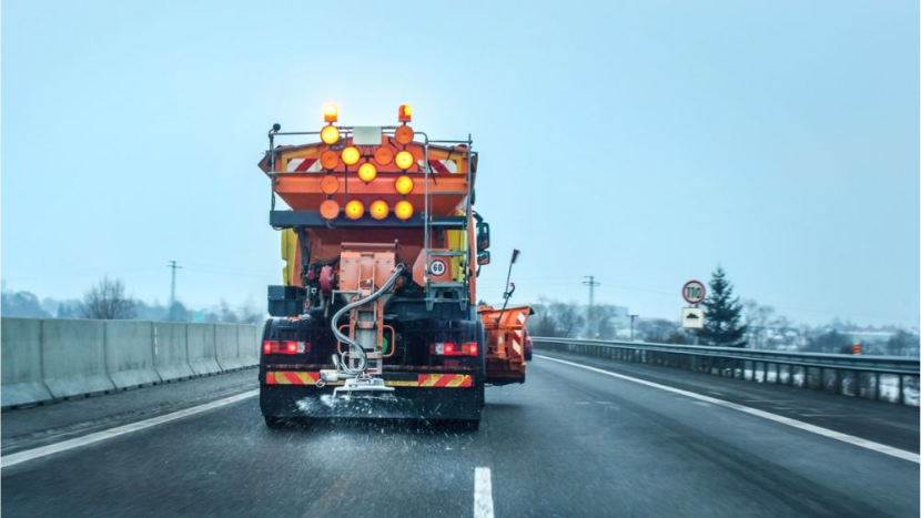 Středočeští cestáři hlásí plné sklady a nachystané vozy, teď už jen aby nebyli zaskočení, že sněží