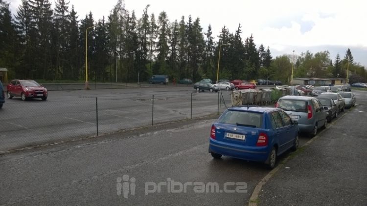 Na Drkolnově už vzniká 50 volných parkovacích míst