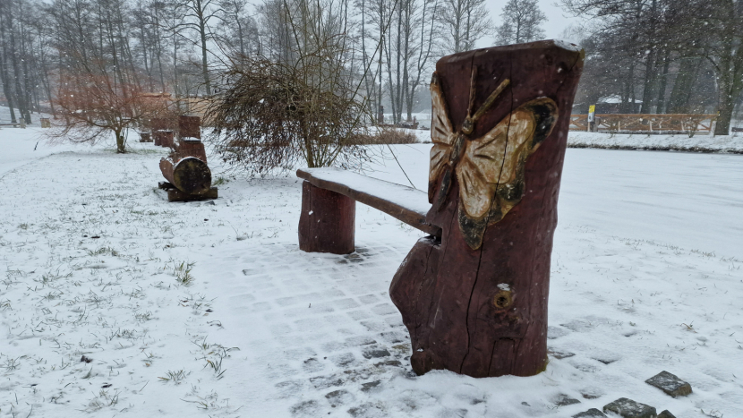 Do Česka před víkendem přichází zimní počasí, od neděle se ale oteplí