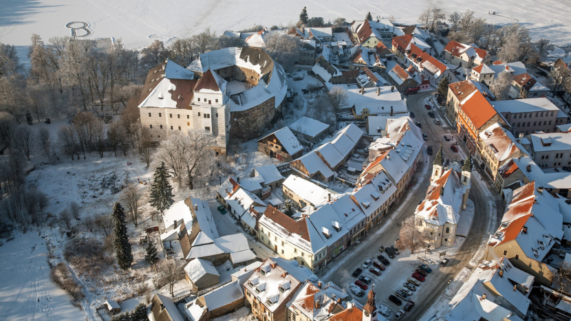 Do Podbrdského muzea se vrací letecké fotografie Jiřího Jirouška