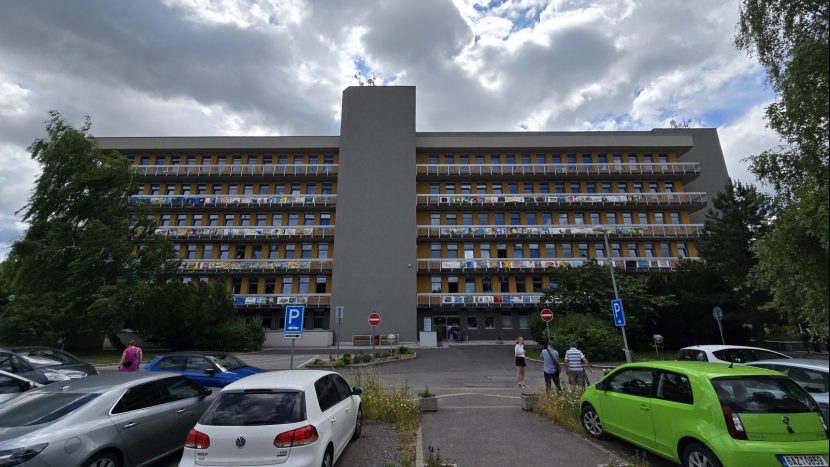 Nekonečné plátno dorazilo do příbramské nemocnice. Slavnostního představení se zúčastnili významní hosté