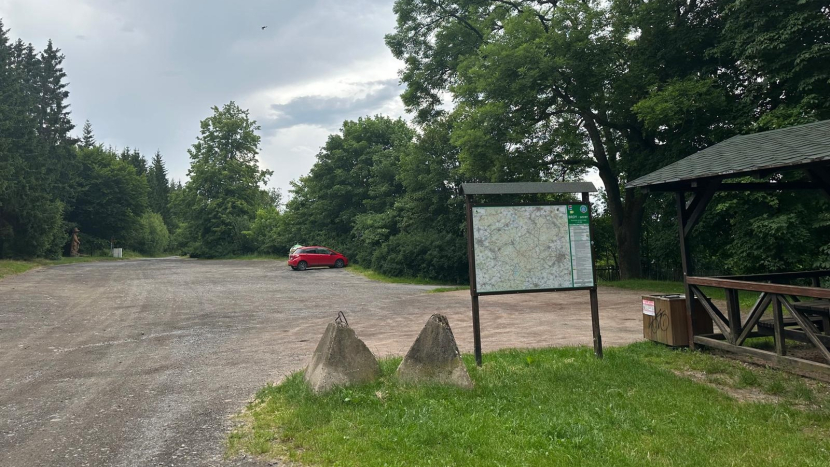 V Orlově vznikne nové parkoviště. Město slibuje lepší zázemí i řešení pro Brdy