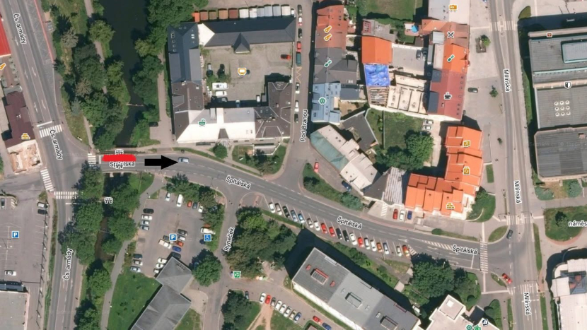 Výměna zábradlí omezila dopravu ve Špitálské ulici