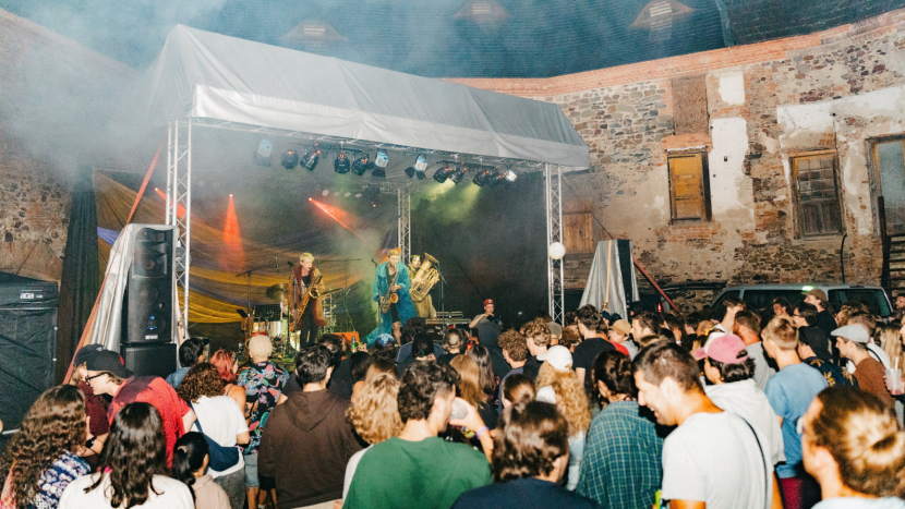 Pátý Repete Fest otevře novou stage v zámecké chladírně