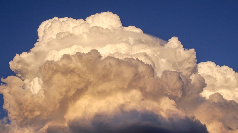 Meteorologové vydali varování: V Čechách hrozí silné bouřky s přívalovým deštěm
