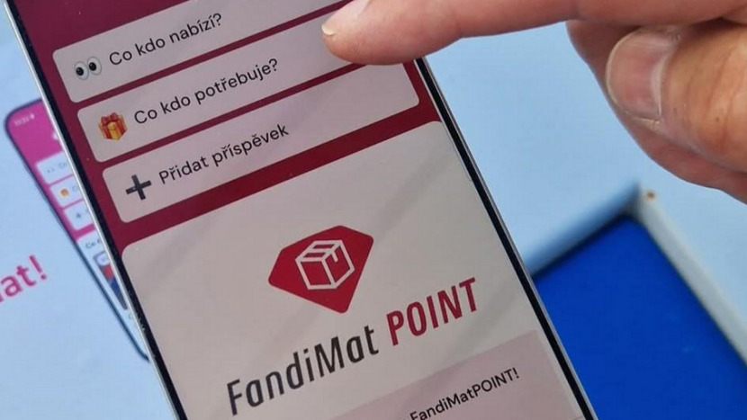Oblečení nevyhazuj, daruj přes aplikaci! Do projektu se přihlásila i Dobříš