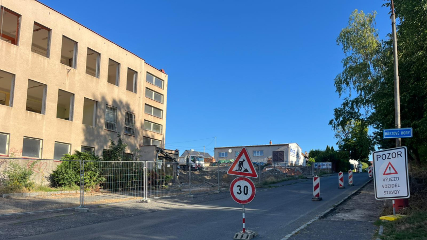 Bezpečnější průchod v Kladenské: havarijní oprava a rychlá reakce developera