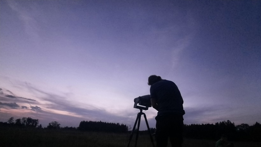 Přijďte do Brd zažít s astronomy tmu jako v pytli