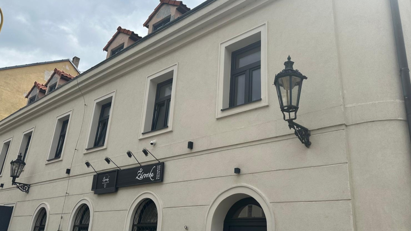 Gastro agent: Restaurace a Selfie Cafe Žárovka