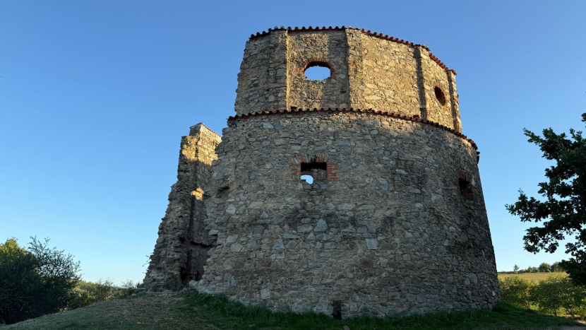 Zapomenutý obr nad Příčovy: Větrný mlýn, který vzdoruje času