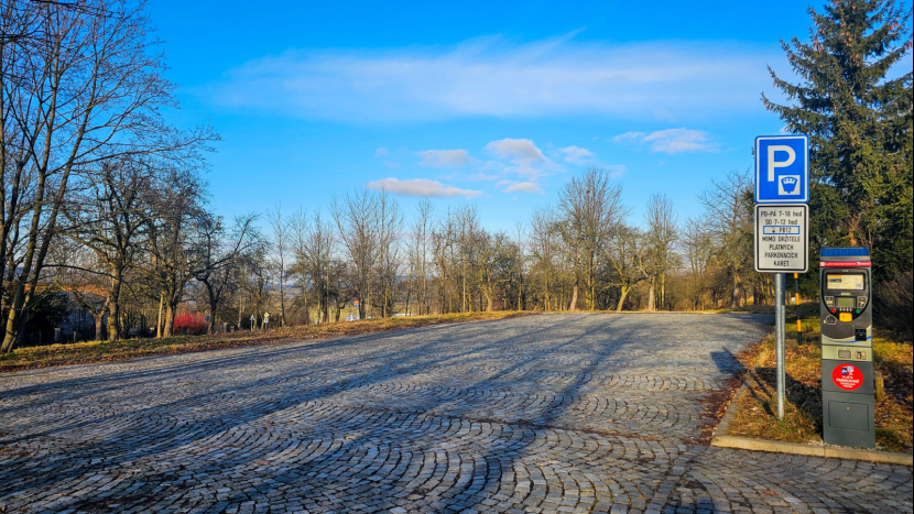 Parkoviště Na Hvězdičce nově s parkovacím kotoučem. Město upravilo režim