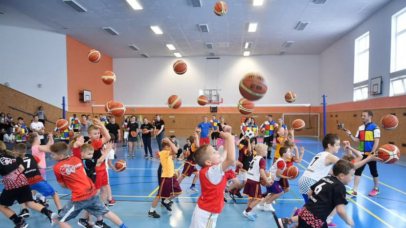 Projekt „Trenéři ve škole“ získal v Příbrami jednomyslnou podporu. Město přispěje více než milionem korun